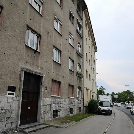 Spacious 3-bedroom Lev *